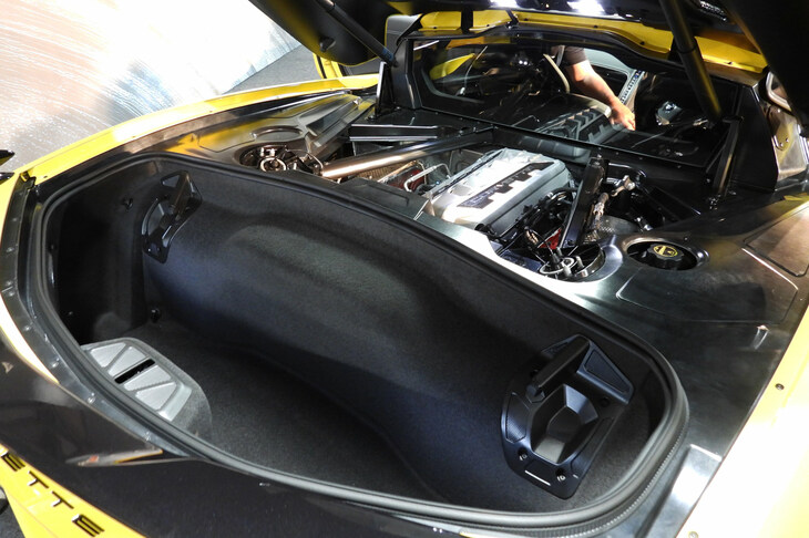 シボレー・コルベット イエロージャケットエディション（6.2リッターV8 OHVエンジン／トランクルーム）