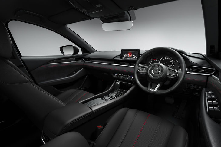 「25T Sパッケージ」のインテリア。