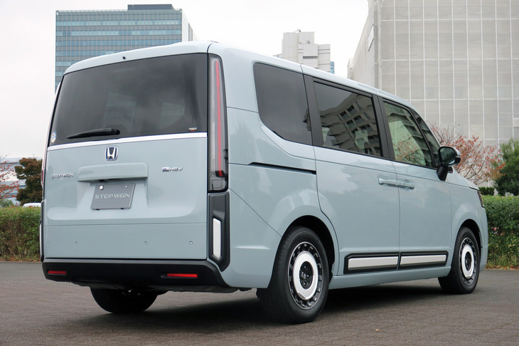 ホンダ・ステップワゴンe：HEVエアー ホンダアクセス用品装着車（エクステリア）