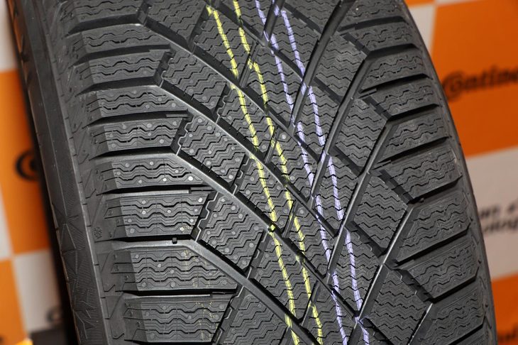 スタッドレスタイヤに求められる氷上性能や、欧州製品ならではの高い高速安定性に加え、「バイキングコンタクト7」では高い排水性を確保することで、ウエットグリップ性能の強化も図られている。