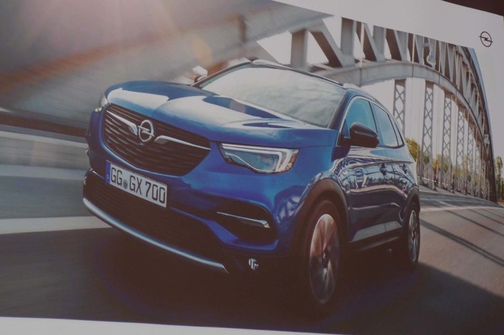 こちらはSUV「グランドランドX」。日本ではハイブリッド車も選べるようになる。