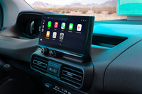 「Apple CarPlay」や「Android Auto」といったスマートフォンとの連携に対応。USB Type-Cコネクタが備わる。