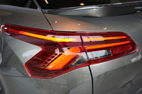 新たな旗艦はセダン×ワゴン×SUV！ 「シトロエンC5 X」が日本上陸の画像