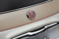 「フィアット500C」に“Nuova 500”の誕生60周年を記念した限定車の画像