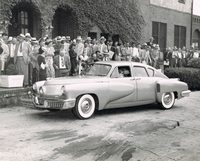 市販モデルの「タッカー'48」。タッカーのアイデアがすべて取り入れられたわけではないが、非常に革新的なモデルであることに変わりはなかった。