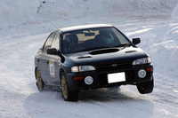 初代「インプレッサWRX」では氷上を爆走。