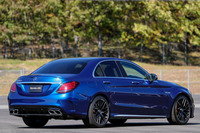 「メルセデスAMG C63 S」のボディーカラーは、写真の「ブリリアントブルー」を含む全6色がラインナップされる。