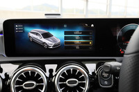 エンジンやトランスミッション、パワーステアリングの制御を切り替えられる「ダイナミックセレクト」の選択画面。カスタマイズモードを含め、全4種類の走行モードが用意される。