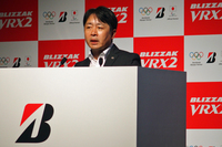 ブリヂストンタイヤジャパン常務執行役員の長島淳二氏が、現在のスタッドレスに関する市場動向を説明。
