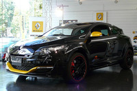 「メガーヌR.S.レッドブル・レーシングRB7」