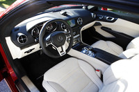 こちらはナッパレザーのポーセレン内装。