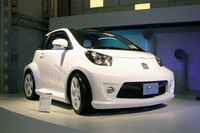 「iQ WHITE FALCON MODELLISTA Concept」