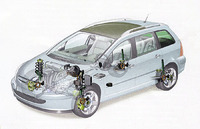 307から踏襲されたサスペンションは、前マクファーソンストラット式、後トーションビーム式。電子的にブレーキをコントロールし挙動を制御する「ESP」は、全車に標準装備される。インストゥルメントパネルのボタンを押せば、オフにすることも可能。