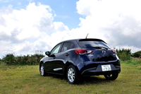 「13S」グレードのリアビュー。