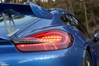 「ケイマンGT4」には、スモークタイプのテールランプが採用されている。