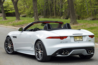 ジャガーFタイプ R AWD（4WD/8AT）／Fタイプ S クーペ（FR/6MT）【海外試乗記】の画像