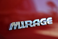 ボディーカラーの多彩さは売りのひとつ。全8色のうち、一番人気はブルー。2位が新色のパープルで、3位レッド（写真）とのことだ。