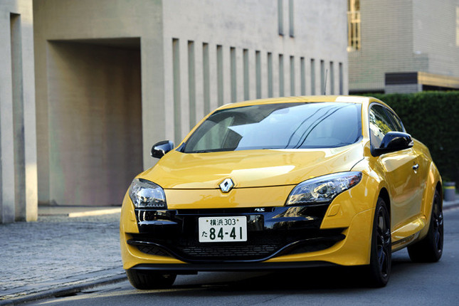 【スペック】全長×全幅×全高＝4320×1850×1435mm／ホイールベース＝2640mm／車重＝1430kg／駆動方式＝FF／2リッター直4DOHC16バルブターボ（250ps/5500rpm、34.7kgm/3000rpm）／価格＝385万円（テスト車＝同じ）
