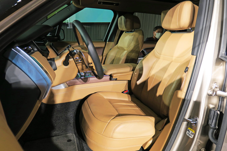 環境負荷の少ない再生素材を用いたシート表皮も選択できる。