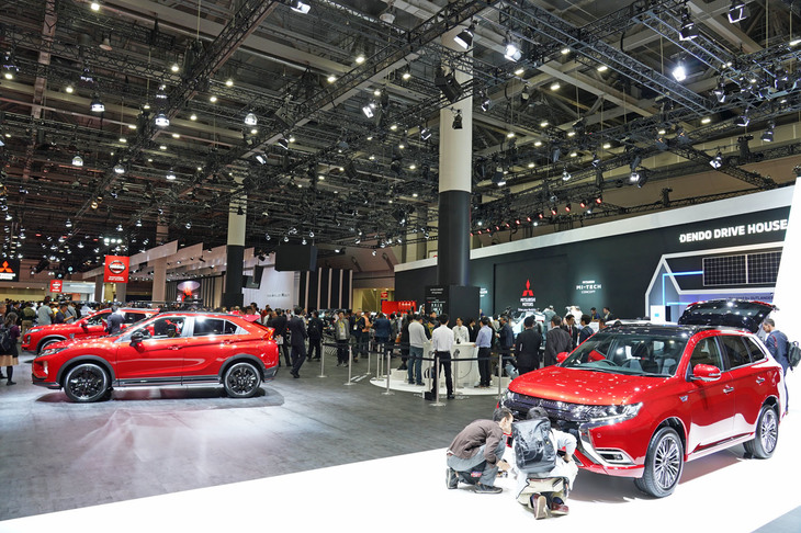 東京モーターショー2019における三菱ブースの様子。