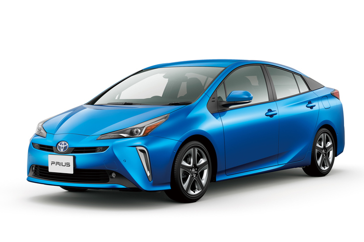 前年比でほぼ半減と、大幅に販売台数がダウンした「トヨタ・プリウス」。トヨタのハイブリッド専用車としては、古参ながら健闘を続けてきた「アクア」も大幅ダウンとなっている。