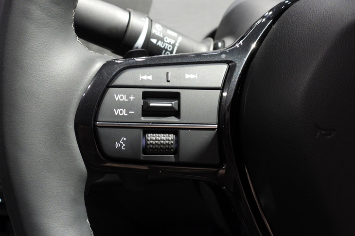 ホンダ・インサイト（ステアリングスイッチ）