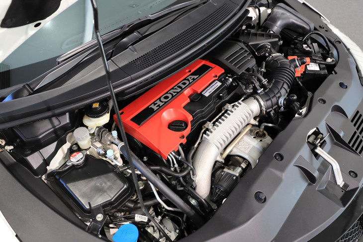 最高出力310PS、最大トルク400N・mを発生する、2リッター直4 VTECターボエンジン。同車は「タイプR」として初のターボエンジン搭載車となった。