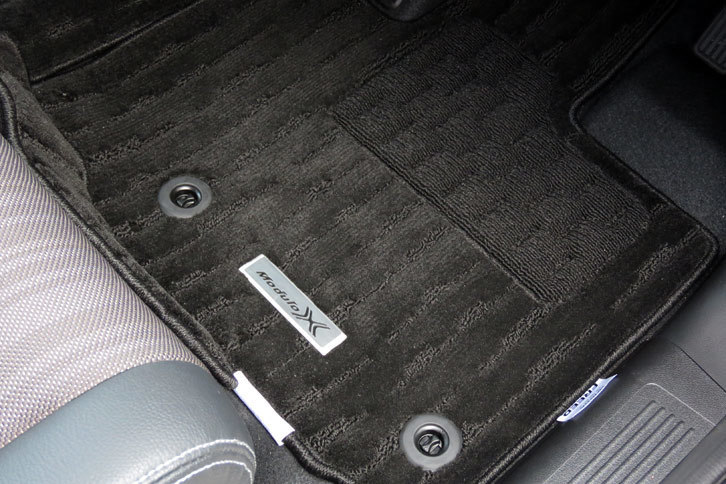 ホンダ・フリードハイブリッド モデューロX Honda SENSING（7人乗り、ナビゲーションシステム装着車）