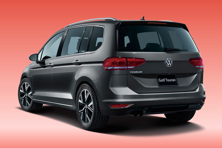 新色の「ドルフィングレーメタリック」。