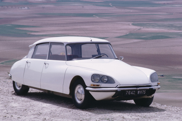 前衛的な「DS」は、スタイリングとメカニズムの両面において、後世のシトロエン車に大きな影響を与えた。