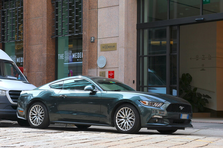 「フォード・マスタング」。2024年4月ミラノで撮影。