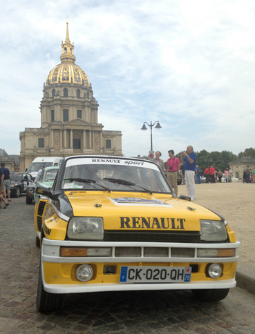 参加車両のひとつである「ルノー5ターボ」。