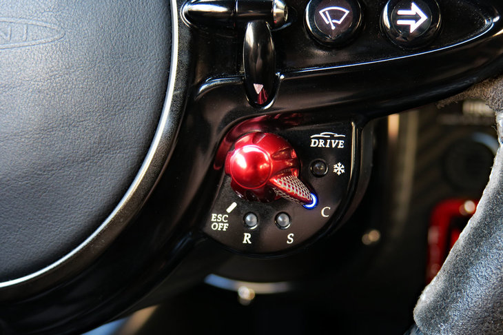 パガーニ・ウアイラ ロードスターBC（ドライブモードセレクター）
