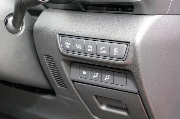 4WD車には「オフロードトラクションアシスト」などの装備が付いているが、あえてアピールが控えられている。