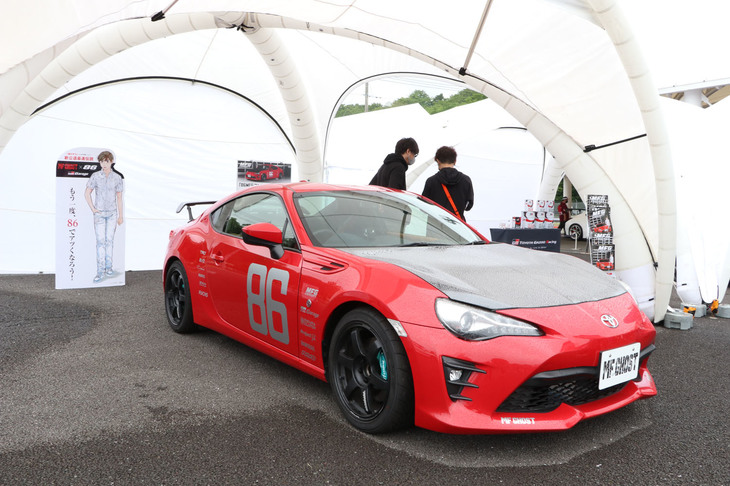 しげの秀一氏のコミック『MFゴースト』の主人公カナタの愛車を実車化した「MFGコンセプト」。こちらは今年製作された2021年仕様だが、2022年仕様の製作もすでに決定しており、そちらは「トヨタGR 86」がベースとなるという。「東京オートサロン2022」でお披露目される予定だ。