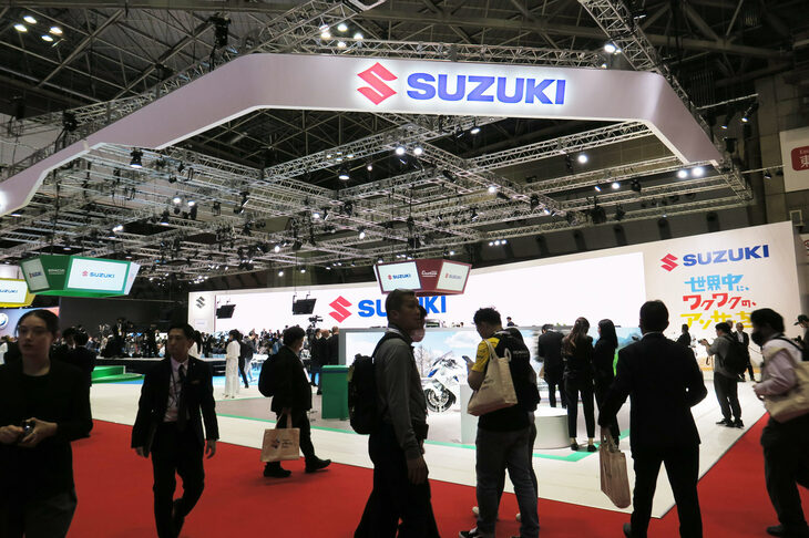 ジャパンモビリティショー2023における、スズキブースの様子。
