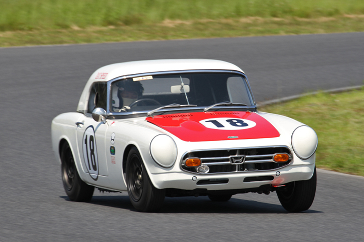 エバーグリーンカップで総合8位、1000cc以下でクラス優勝した1967年「ホンダS800」。