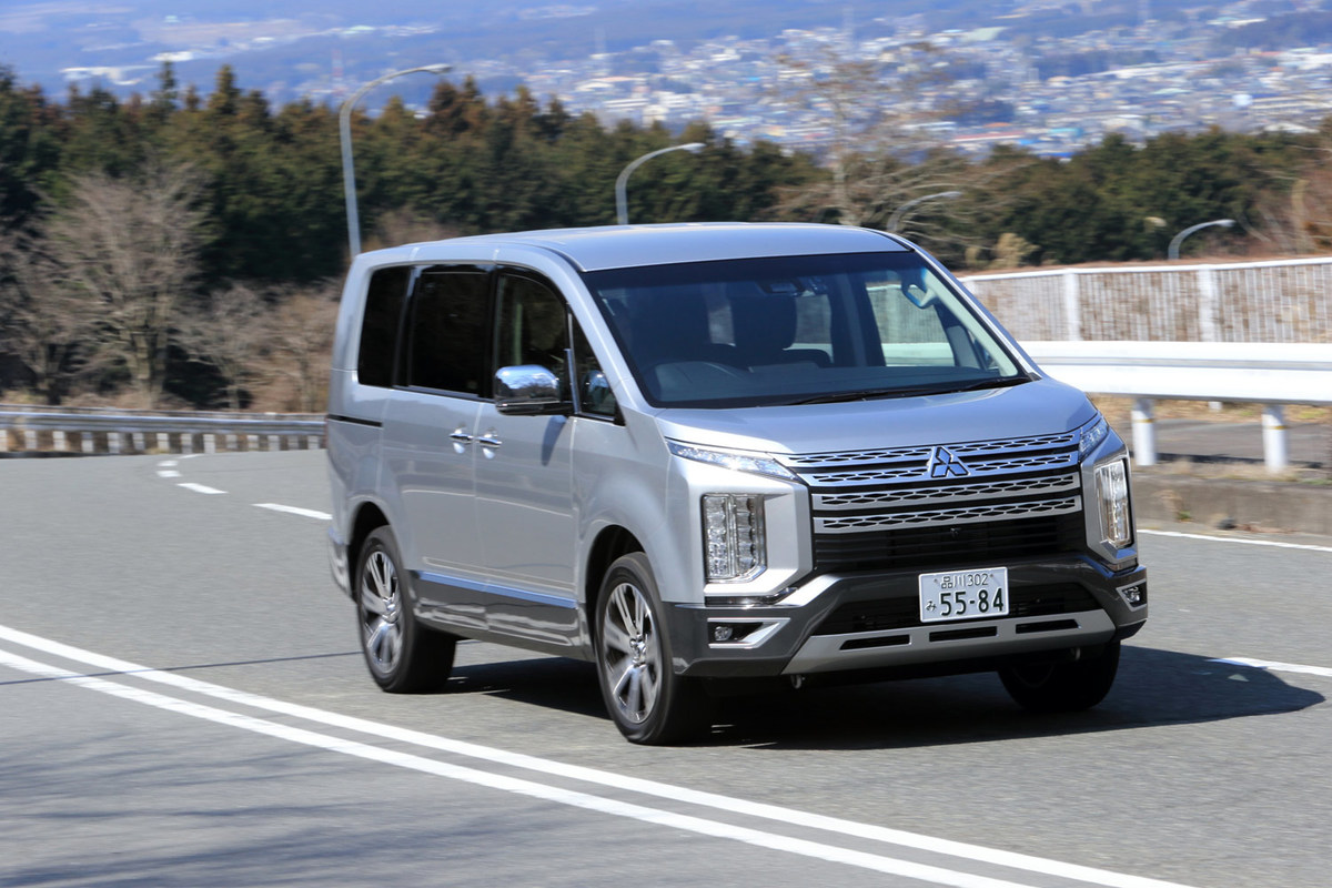 三菱デリカD：5 P（4WD/8AT）／デリカD：5アーバンギア（4WD/8AT