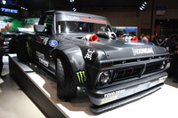 トーヨータイヤが展示した「フォードF-150 Hoonitruck」。3.5リッターV6ツインターボユニットは914psを発生するという。
