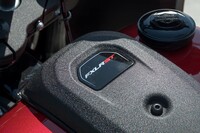 「ローライダーST」は1980年代のツアラー「FXRT」を範としたモデルだ。軽量・パワフルな「ローライダーS」をベースに、フェアリングとサイドケースを装備して旅するバイクに仕立てている。