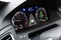 ACCとLKASの作動画面。（ハンズオフではない）LKASの操舵支援はかなり強力で、最初は「え、今はハンズオフ運転だっけ？」と勘違いするほどだった。