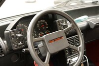 同イベント参加車の1台。初期型「ターボi.e.」のダッシュボード。