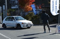 参加車の中には「106」など懐かしいプジョーの姿も。