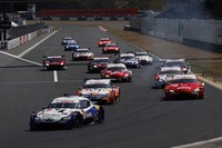 GT500クラスのスタートシーン。岡山での開幕戦は2年ぶり。