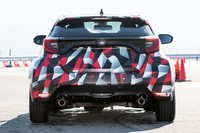 写真の通り、リアウィンドウは非常にコンパクト。開発者は「後方視界は悪いです」と言い切っていた。