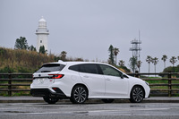 「スバロード」に収録される「千葉／房総」ルートの終点は、半島最南端の野島崎。この一帯の海岸は、巨大地震によって隆起した地形を示す階段状の海岸段丘となっており、それも大きな見どころとなっている。