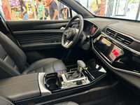 展示車には2万8990ユーロ（約470万円）のプライスタグが付けられていた。