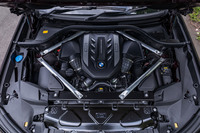 「X7 M50i」には4.4リッターV8ガソリンツインターボエンジンが搭載される。最高出力530PS、最大トルク750N・mという実力。