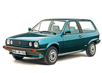 2代目「ポロ」の「ハッチバック」は、写真のようなワゴン的デザイン。のちに、ノッチバックの「ダービィ」も追加された。