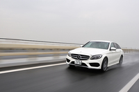 ボディーシェルのアルミニウム使用率は約50％。先代よりもホワイトボディーで75kgの軽量化が図られている。